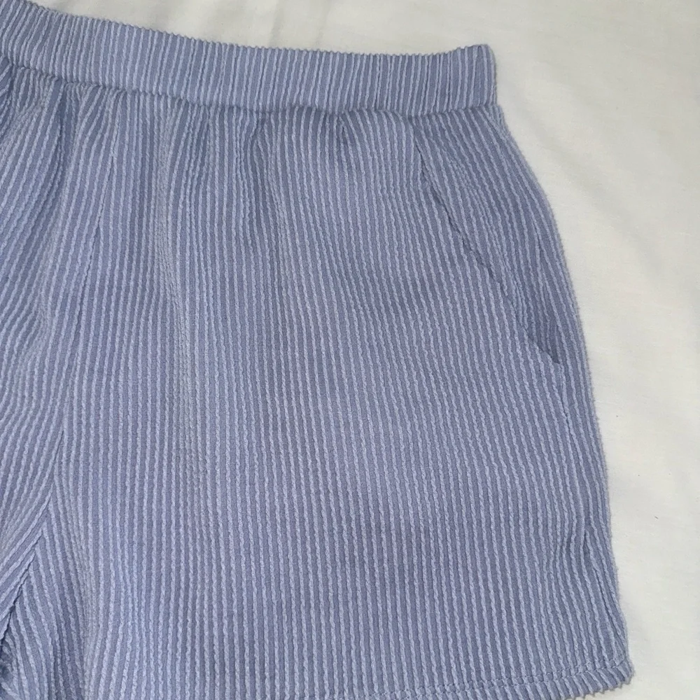 Tres Bien Blue Ribbed Lounge Set Oversized Top and Matching Casual Shorts Size M